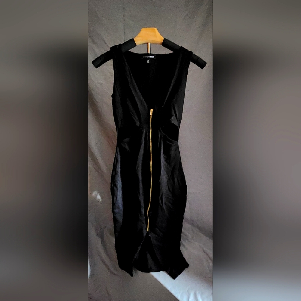 Allyson Cut Out Midi Dress - Black NWOT